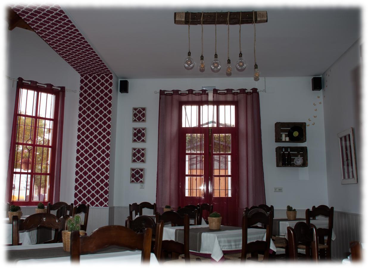 Hostal- Restaurante Estacion Via Verde Ольвера Экстерьер фото